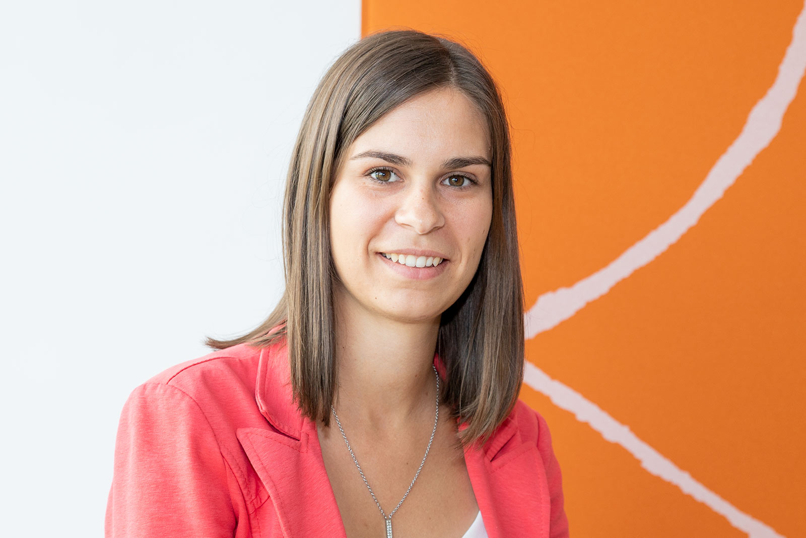 Mme Adeline Bechoux